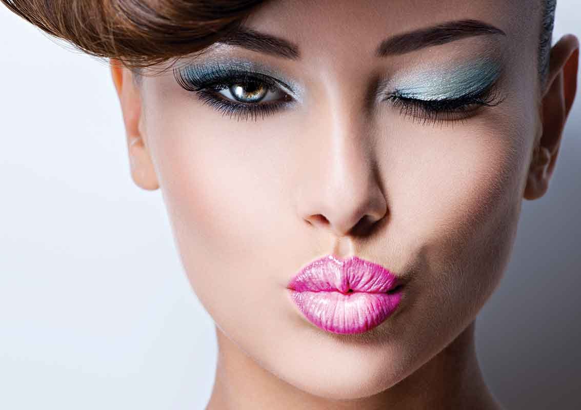 How to apply one eyeshadow